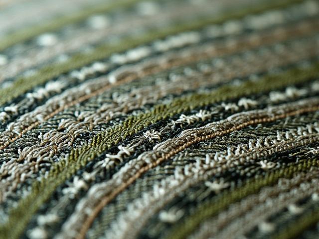 Tessuto Intrecciato a Mano con motivi naturali